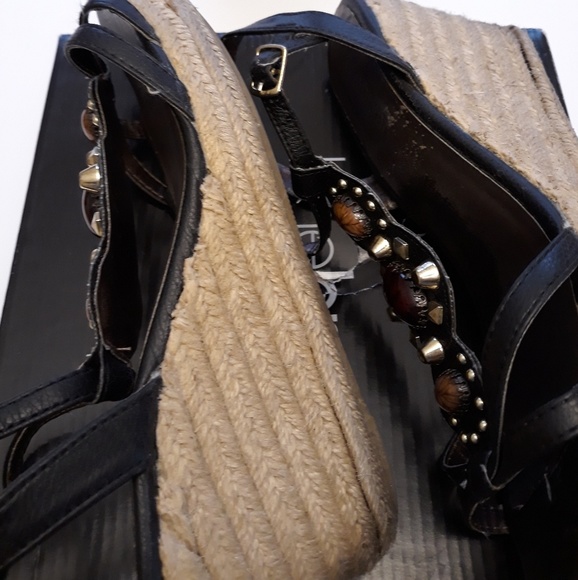 Flawed Lane Bryant wedges Size 8 wide - Picture 2 of 6